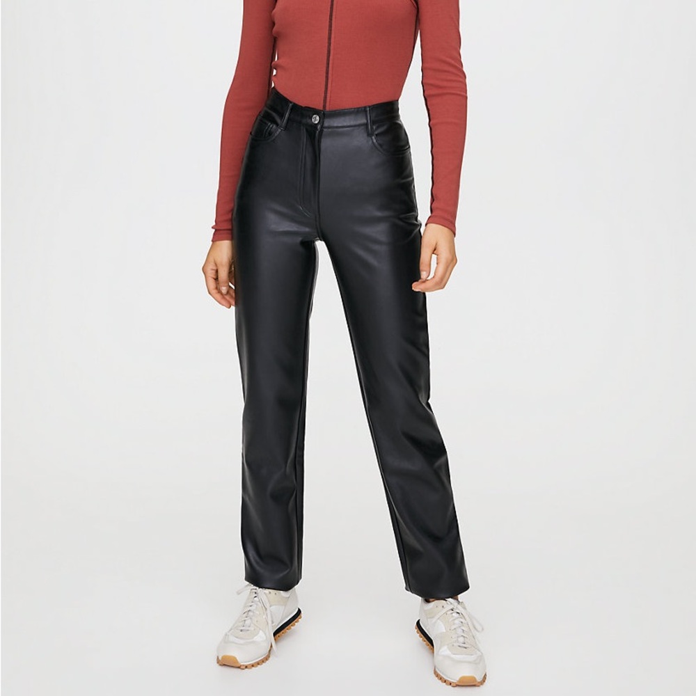 Aritzia The Melina Pant Black Short